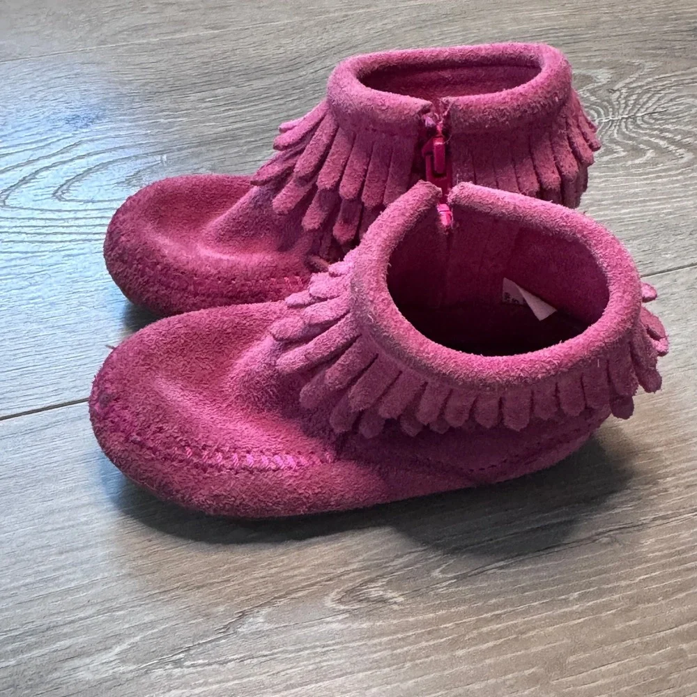 Minnetonka Toddler Girls Pink Suede Double Fringe Side Zip Moccasin Boots Size 5